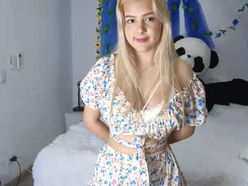 Naked cam girl cloetonya image #4008170