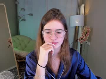 Naked cam girl zlata_luna image #478559