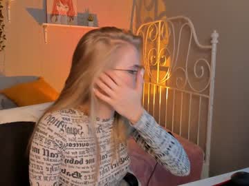 Naked cam girl linellali image #2494224