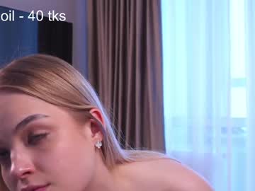 Naked cam girl elsa_jeanie image #4071969