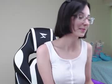 Naked cam girl queen_kitty1818 image #1978262