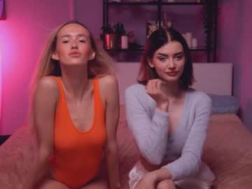 Naked cam girl lolly_bella_ image #2201767