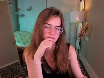 Naked cam girl zlata_luna image #356485