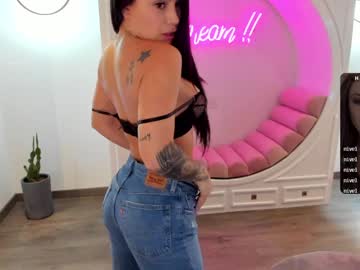 Naked cam girl ashlyeroberts1 image #2144353