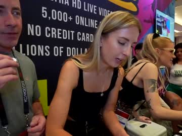 Naked cam couple blondefoxsilverfox image #3444111