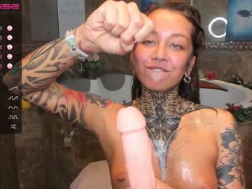 Naked cam girl nickyneck image #2035898