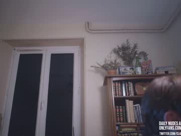 Naked cam girl claire_moulin image #1052542