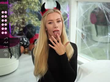 Naked cam girl vika54784 image #2982372