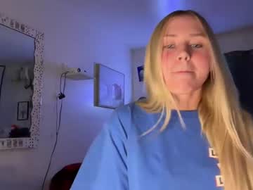 Naked cam girl kayclaire image #4053213
