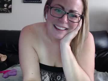 Naked cam girl ffl1233 image #2733170