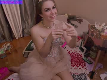 Naked cam girl chroniclove image #3173300