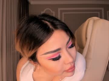 Naked cam girl bae_suz image #1497253