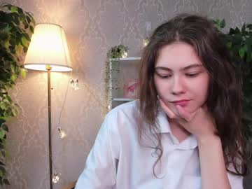 Naked cam girl little_mandy image #2144109