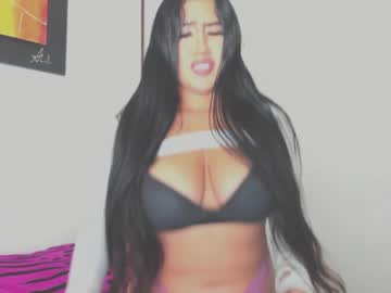 luisaa_diaz_ naked cam