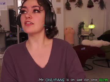 Naked cam girl evelynpiers image #3438535