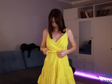 Naked cam girl _blackbee_ image #2391161
