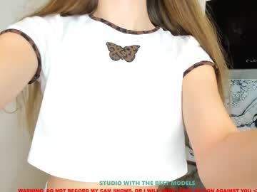 Naked cam girl coy_amina image #1013709