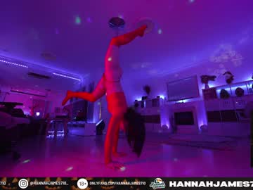 Naked cam girl hannahjames710 image #2971903