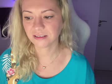 Naked cam girl kiradivine image #2927293