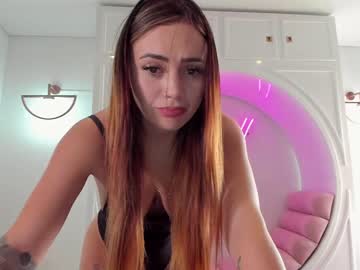 Naked cam girl ashlyeroberts1 image #2403076