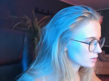 Naked cam girl linellali image #2963646