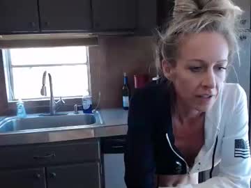 Naked cam couple jess_glamis96 image #1534376