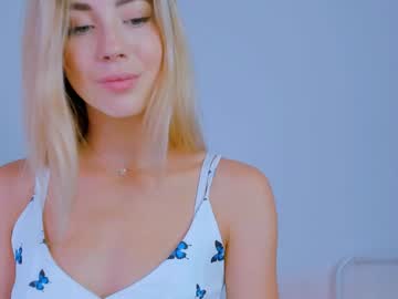 Naked cam girl emmi_rosee image #2660474