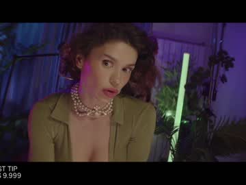 Naked cam girl lucieoude_ image #3760863