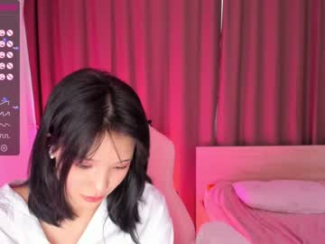 Naked cam girl aisneon image #2639051