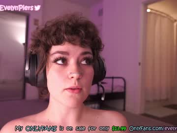 Naked cam girl evelynpiers image #2105247