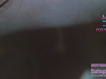 Naked cam girl roxxana227 image #319631