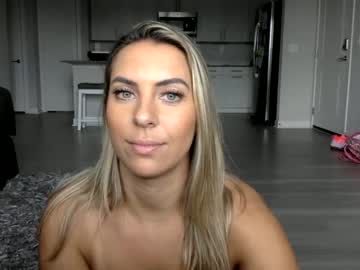 Naked cam girl ariannakartel image #2231599
