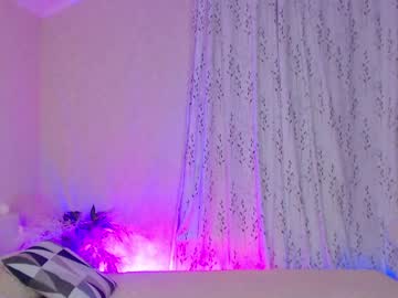 Naked cam girl lit1le_kitty_ image #1065061