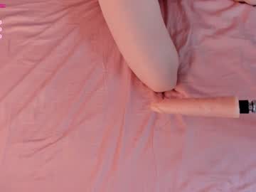 Naked cam girl crystalreves image #2450348