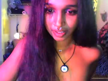 mon3ytr33 naked cam