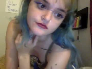 Naked cam girl bellablue222 image #2385233