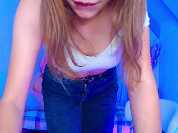 Naked cam girl littlee_kit1y image #2701842