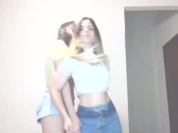 Naked cam couple sophielynn19 image #3459989