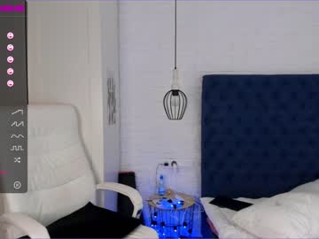 Naked cam girl hee_jin image #827060