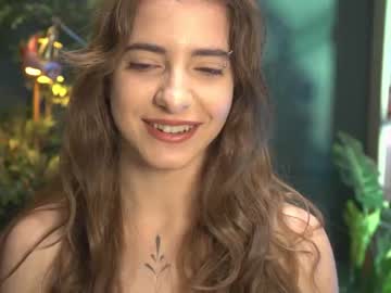 Naked cam girl yours_lola image #1253677