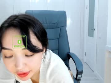 Naked cam girl lee_yoona image #1009692