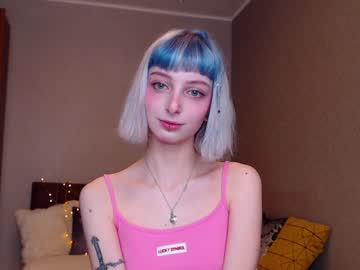 Naked cam girl lit1le_kitty_ image #820678