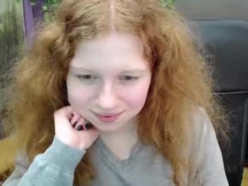 Naked cam girl molly_redhead image #874047