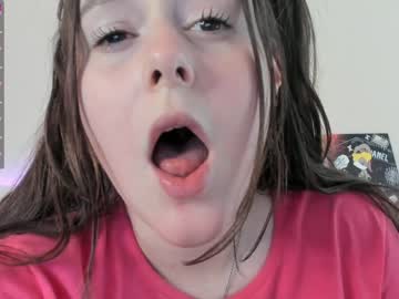 Naked cam girl emilia_me image #1410352
