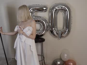 Naked cam girl oliviabr0wn image #3305154