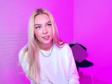 Naked cam girl 8a8y_nura image #1007028