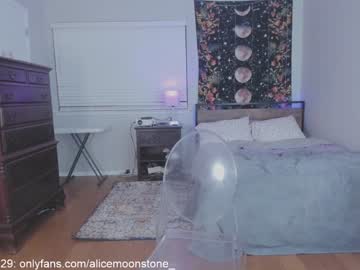 Naked cam girl alice_moonstone image #2858436