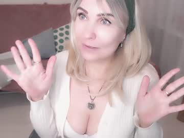 Naked cam girl maybug777 image #3535140