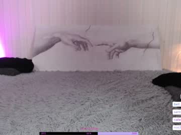 Naked cam girl lili_and_niki image #1073304