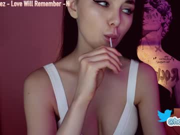 Naked cam girl hollyextra image #2124055